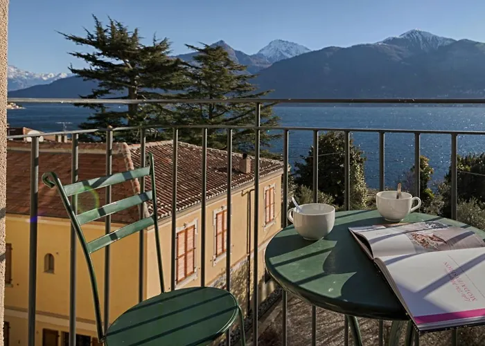 2-Bedroom Lakeview Apartment At The Lake