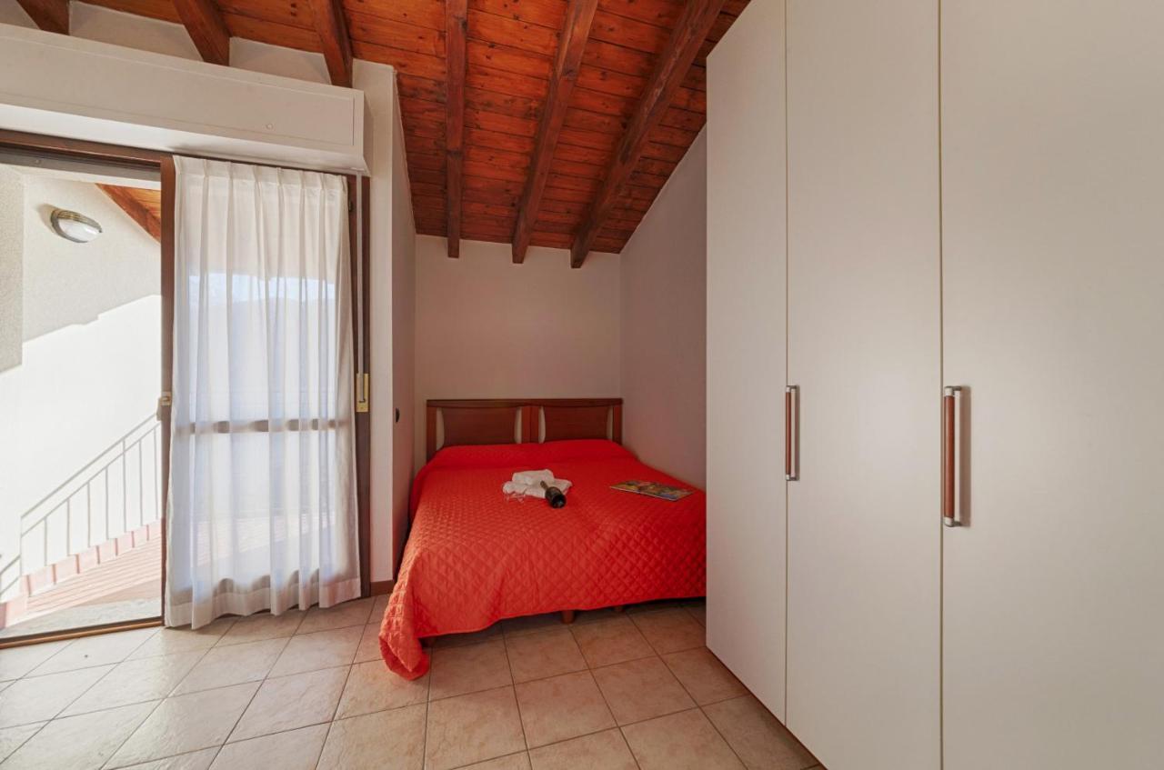Apartment 2-bedroom Lakeview At The