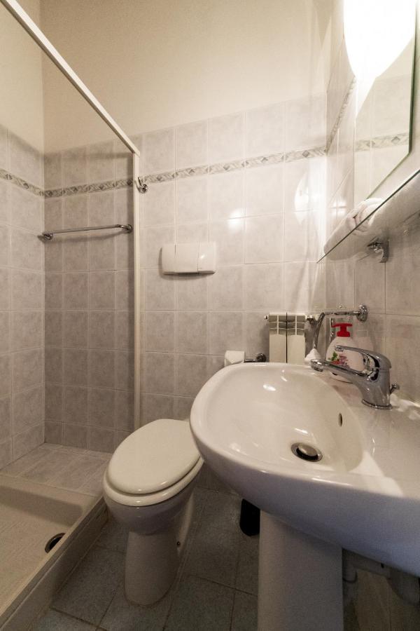 2-bedroom Lakeview At The *